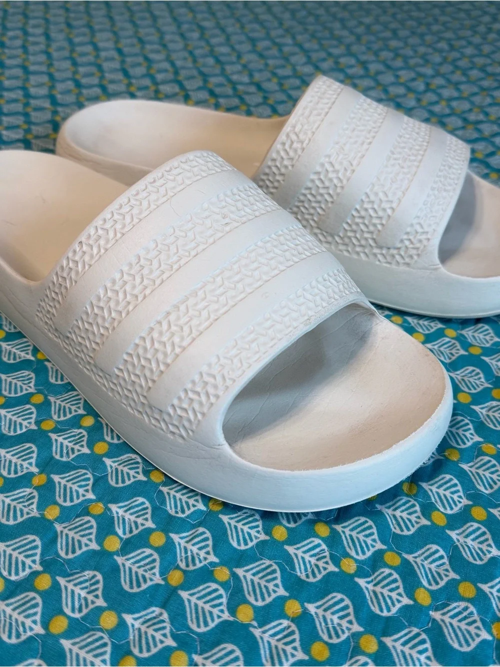 White Slide Sandals Adidas Comfortable Open-Toe Pool Slides